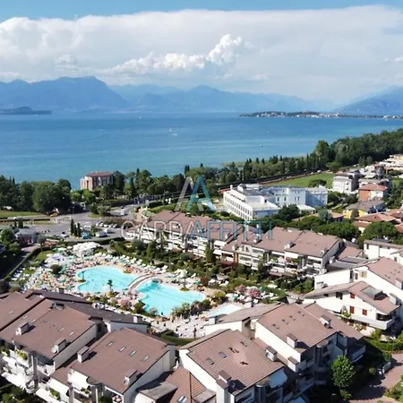 Corallo - 3 Piscine E Un Bar - Desenzano 아파트 데센자노델가르다